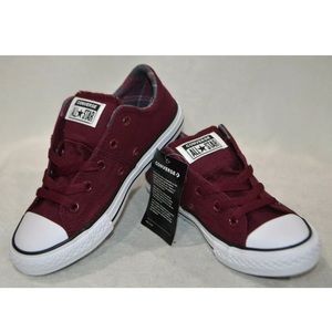 Unisex kids maroon low top converse